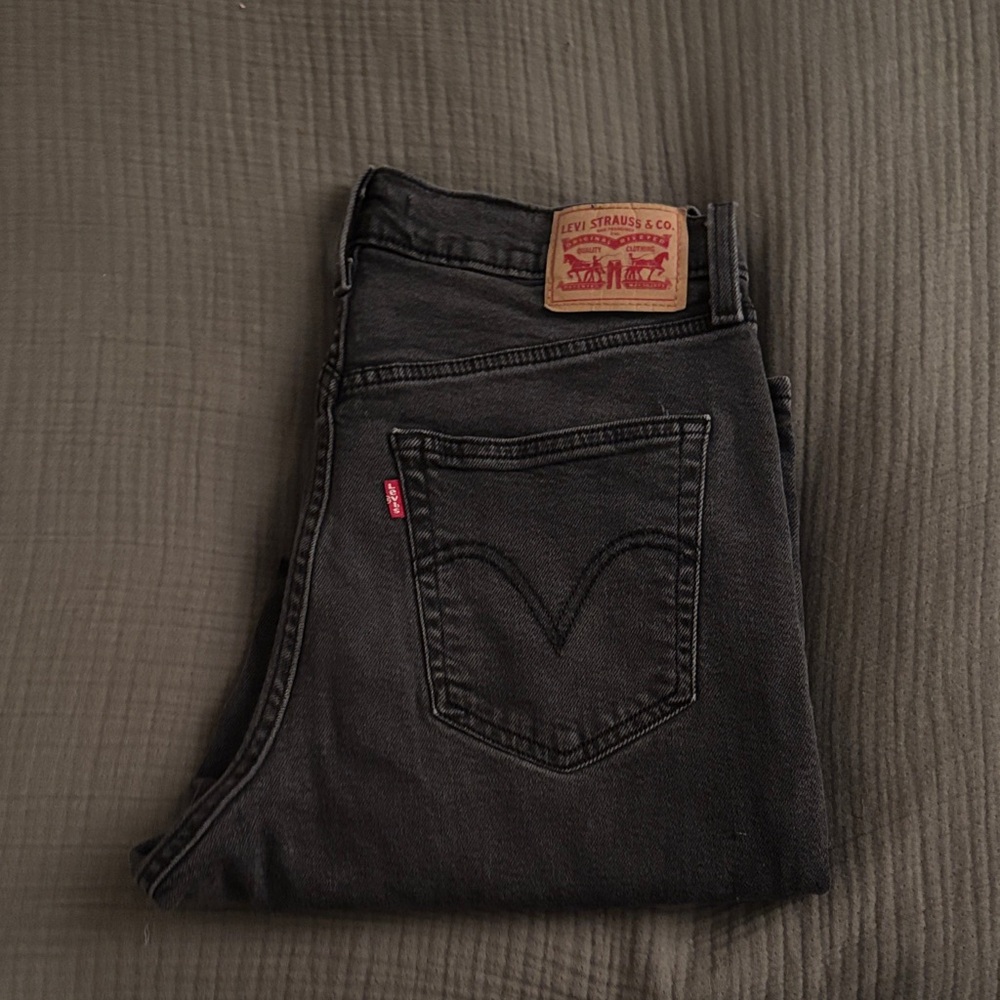 Levi’s Slate Gray Ribcage Straight Jeans